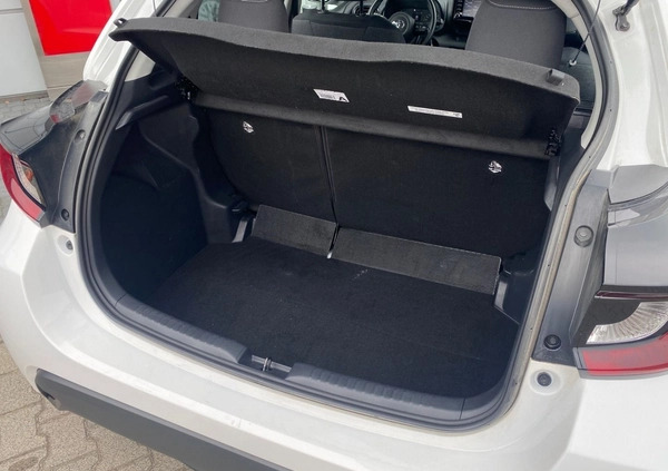 Toyota Yaris cena 67500 przebieg: 88613, rok produkcji 2022 z Szczuczyn małe 232